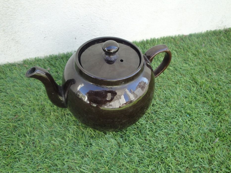 Brown Ceramic Teapot64738432577539123