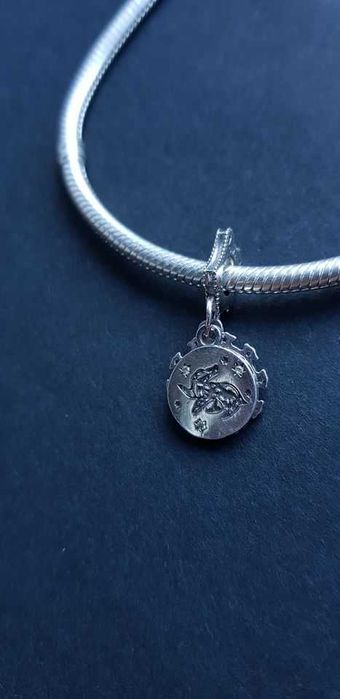 charms zawieszka srebro 925 Harry Potter Hufflepuff