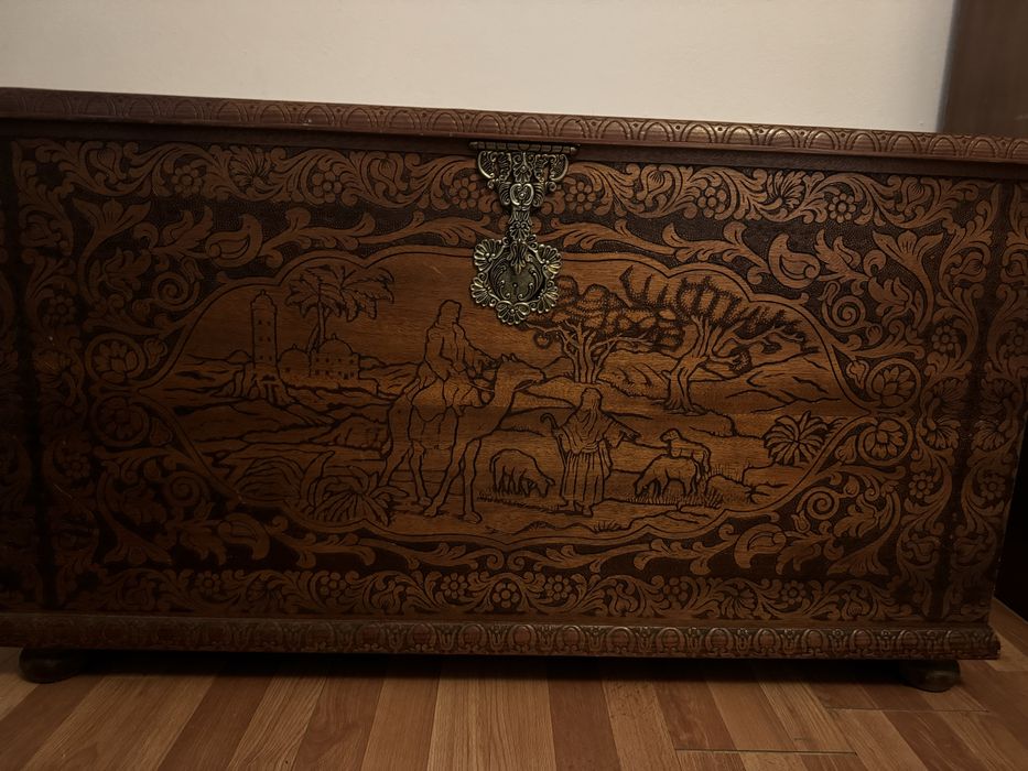 Arca/Bau em madeira vintage