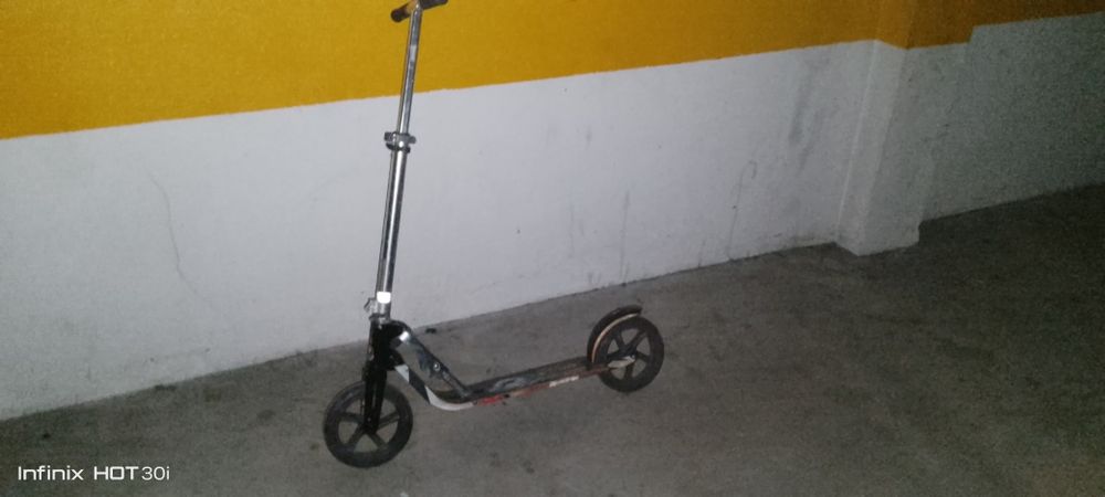 Trotinete de roda grande