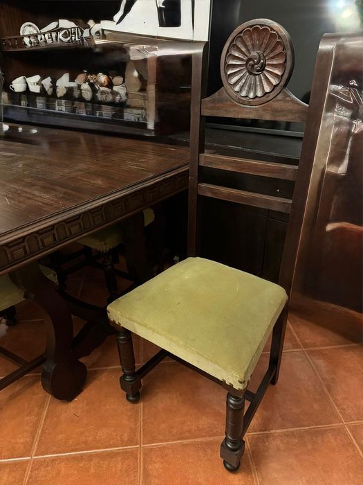Mesa madeira maciça e 6 cadeiras vintage