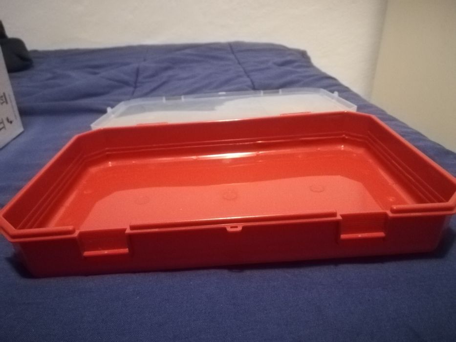 Caixa em plástico