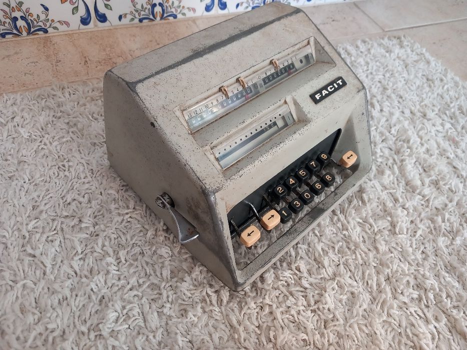 FACIT calculadora mecânica anos 60
