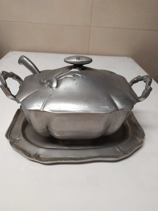 Terrina e Travessa em Estanho + Parra -(Preços individuais) NEGOCIÁVEL