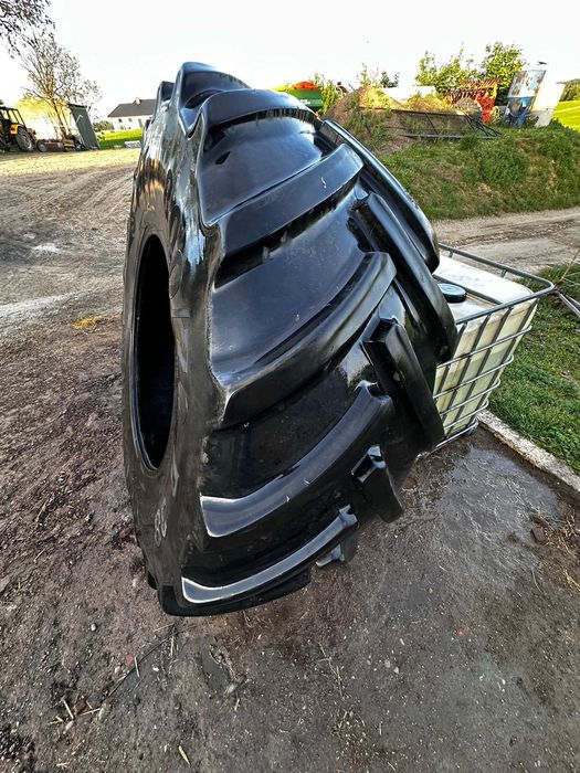 Opony Continental 800/70/38  NIE NAPRAWIANE