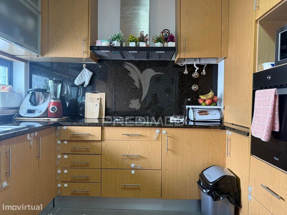 Moradia V3 em Condominio Privado com Piscina.