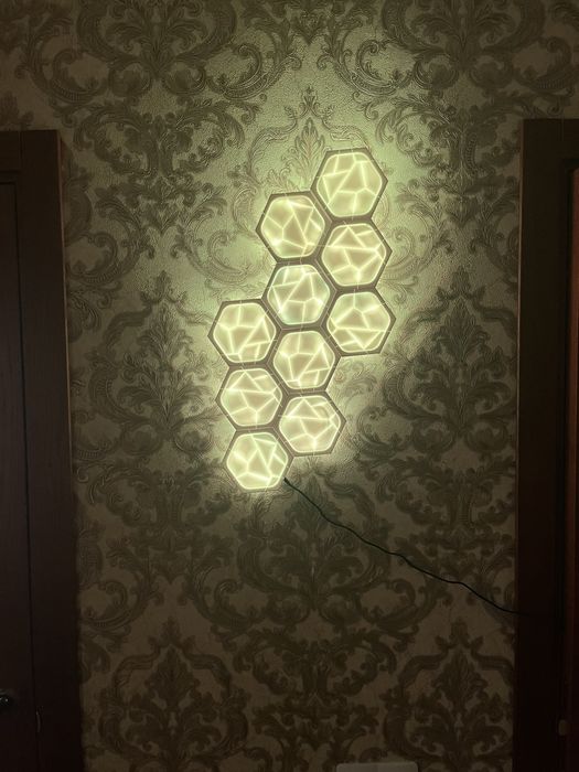 Світильник HexaLeaf настінний
