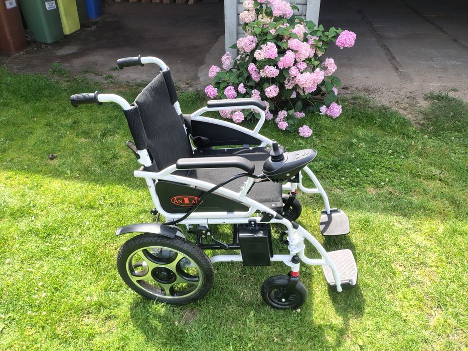 Sprzedam wózek inwalidzki i pionizer Nowe!