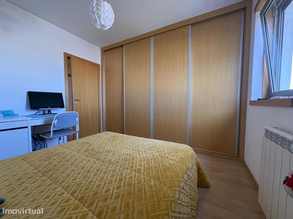 Apartamento T3 (recuado) com 56m2 de terraço, no centro da Trofa