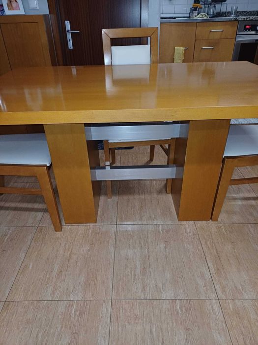 Sala de jantar completa