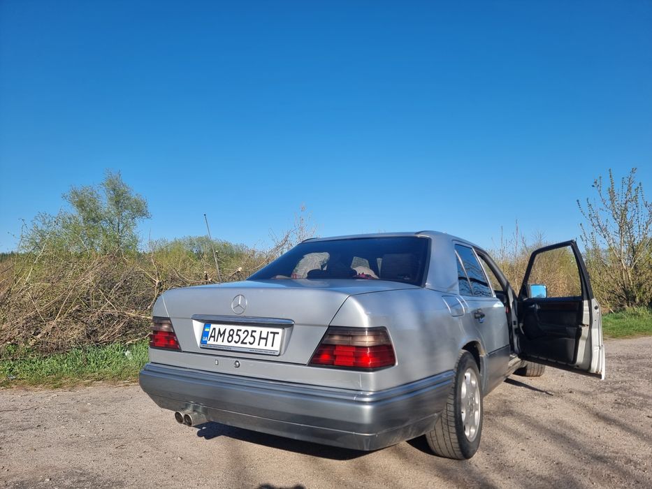 Mercedes(мерседес) w124 e220