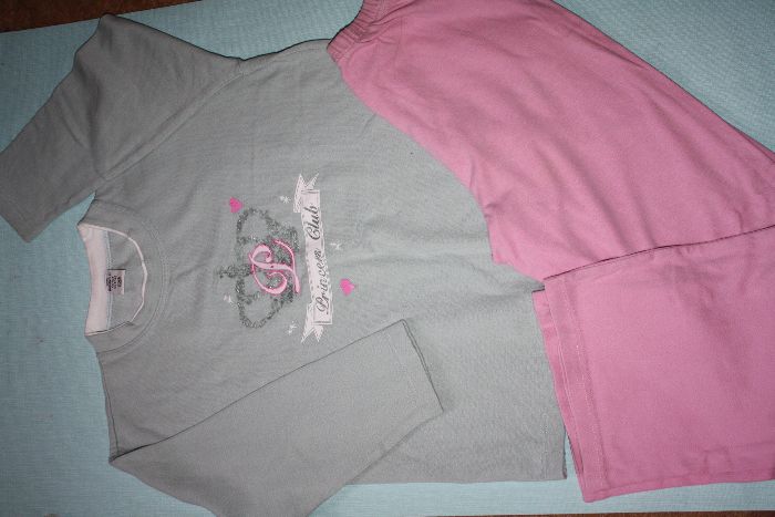 Пижама теплая ф.tu для девочки 7/8лет, р-122/128 в отличном состоянии