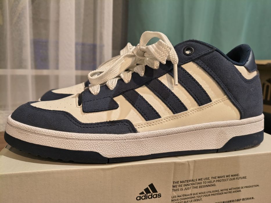 Adidas rapid court low