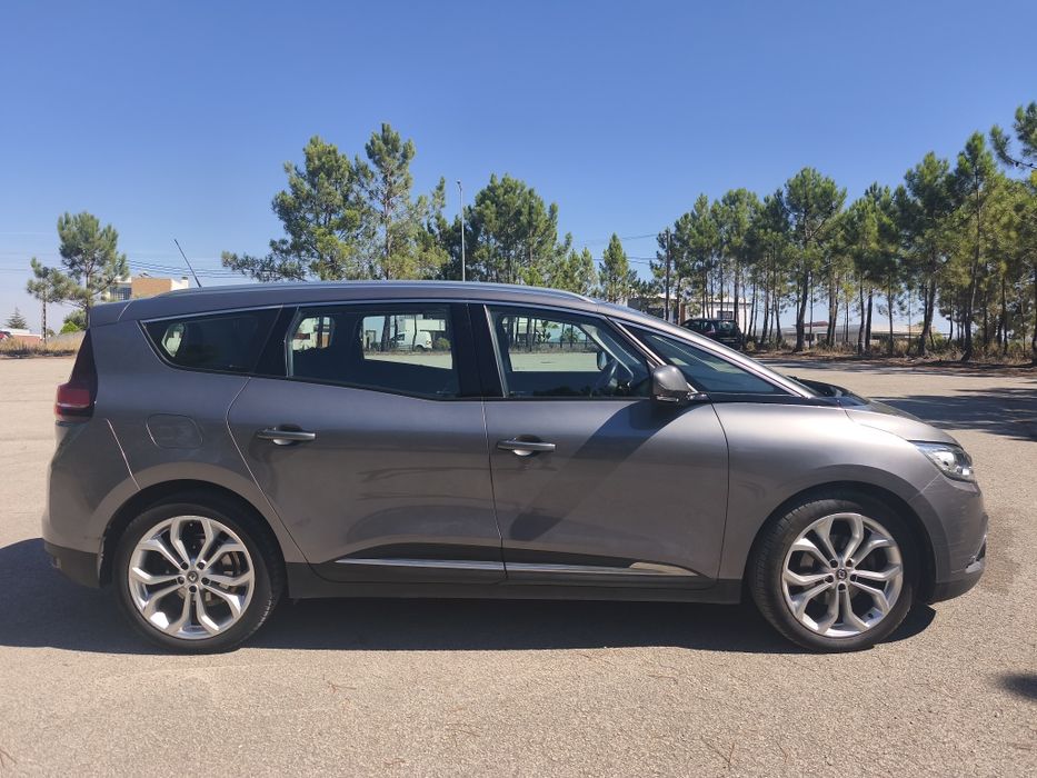 Renault Grand Scenic — photo 2