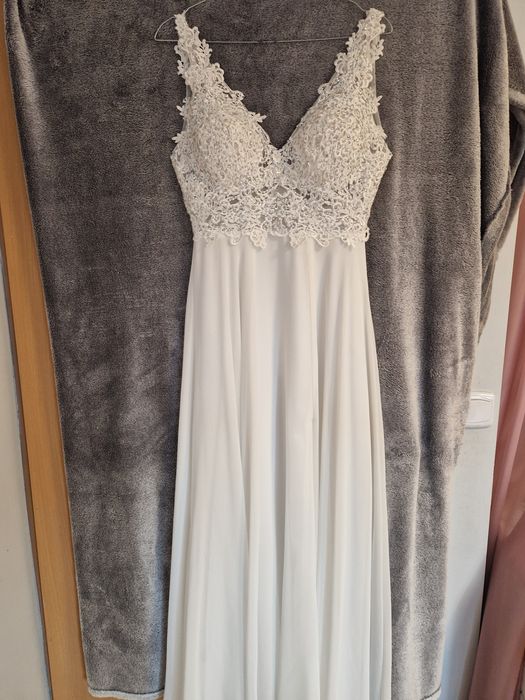 Biała suknia Venitti