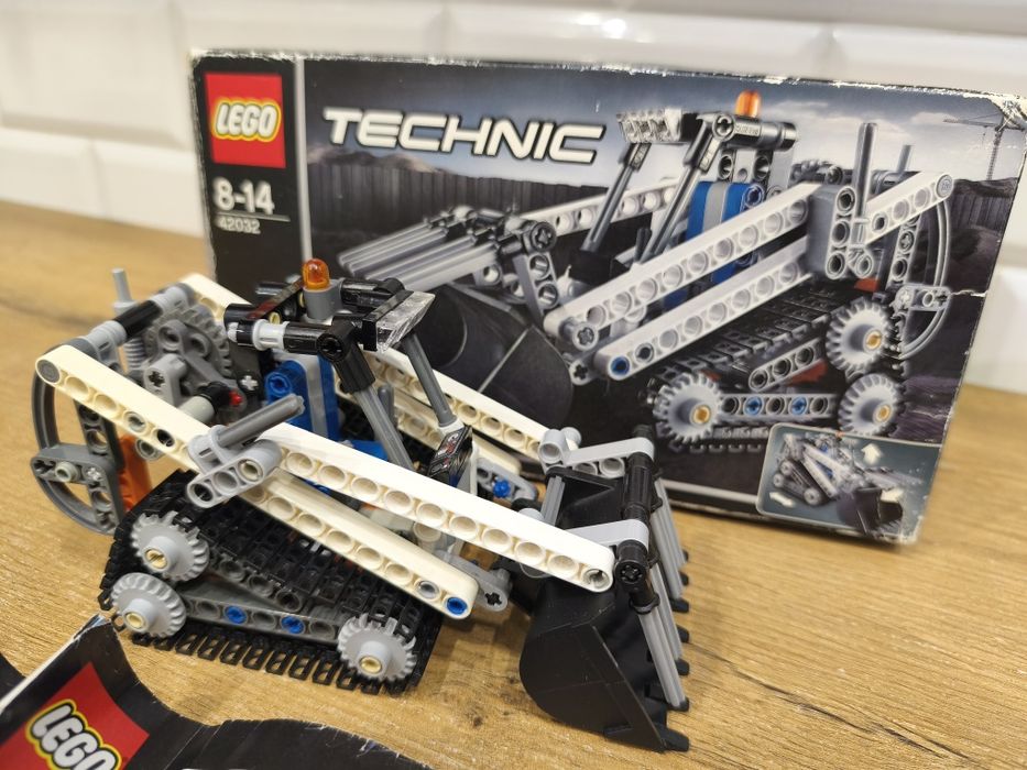 LEGO Technic 42032 koparka spychacz 8-14 lat