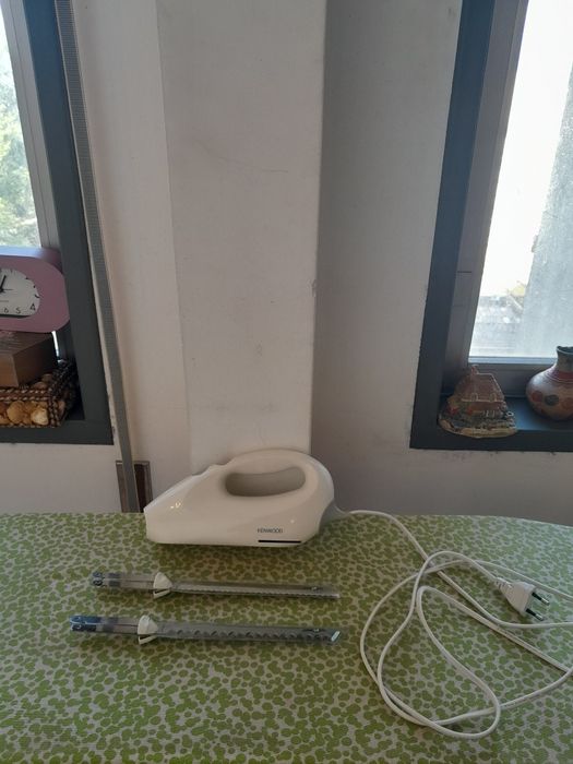 Vendo Faca Eléctrica KENWOOD muito bonita como nova