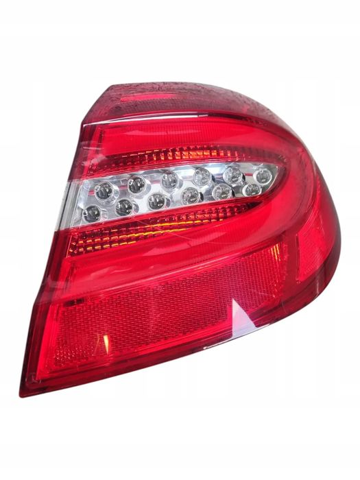 Mercedes B Klasa W246 Lampa Prawa Tylna TYŁ A2468200664