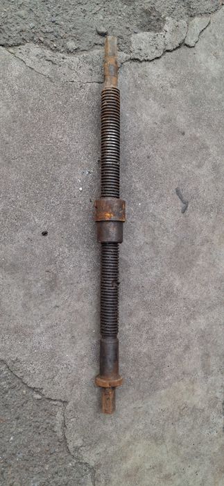 Трапецеидальный винт