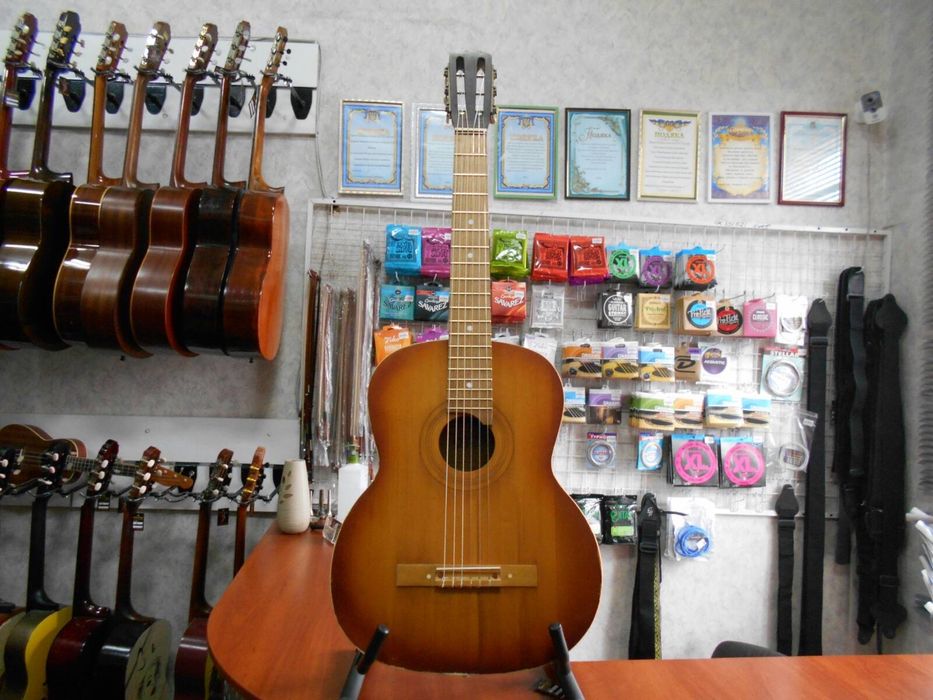 Гітара Класична. Нові Нейлонові струни. МАЙСТРОВА Настройка