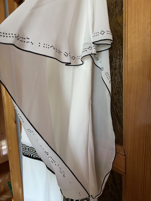 Sukienka elegancka biała