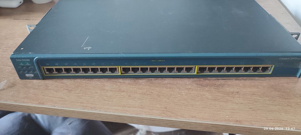 Світч/комутатор CIsco Catalyst WS-2950-24