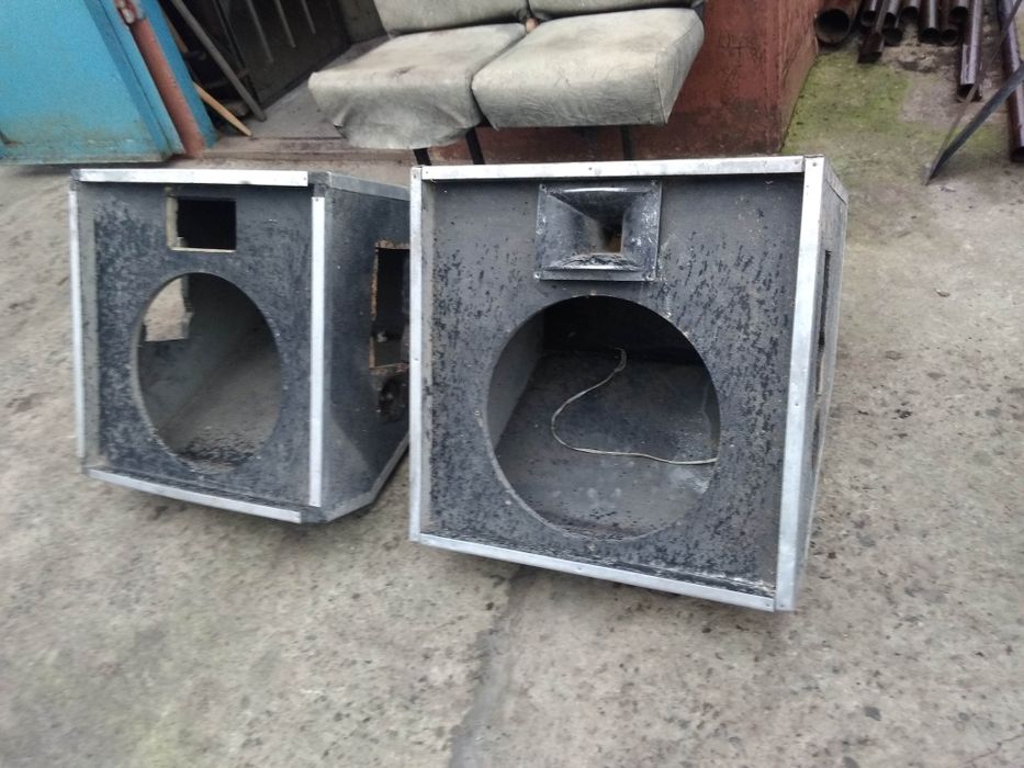 Концертные колонки, мониторы без динамиков.