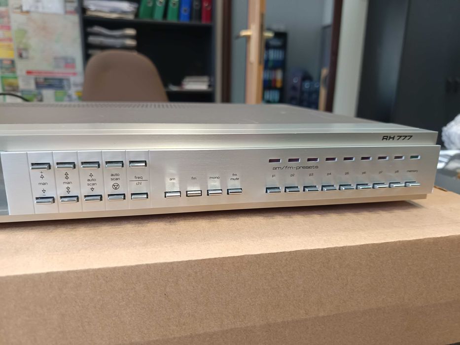 Tuner Siemens RH777 w dobrym stanie bez pilota