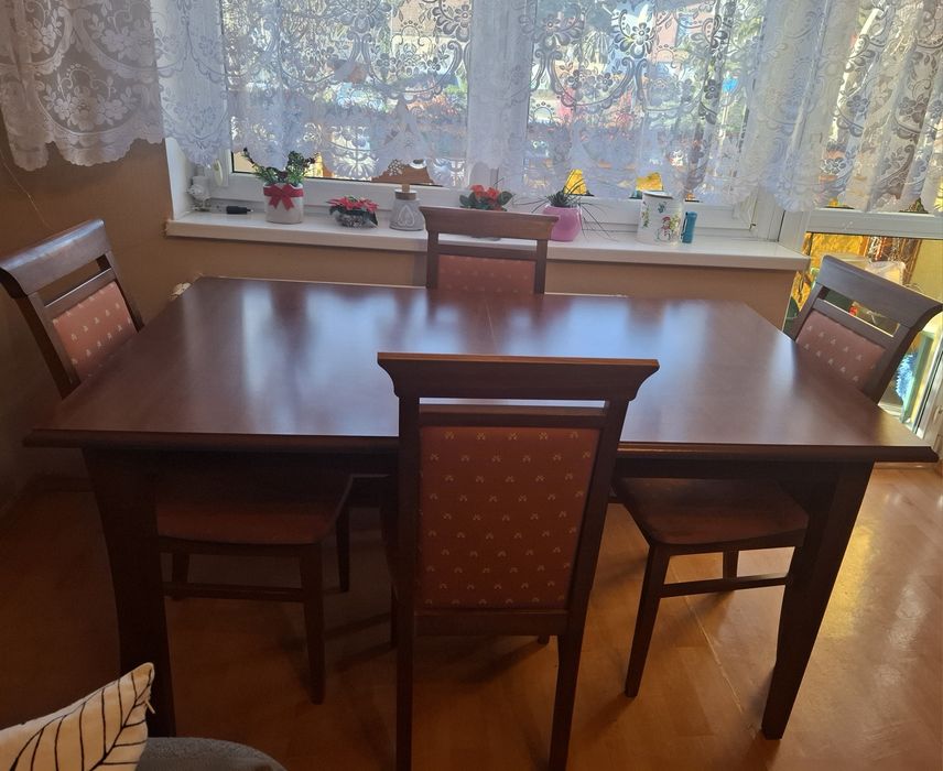 Stół i 4 krzesła