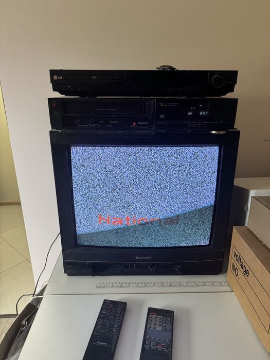 Комлект телевізор і відеомагнітофон Panasonic g50
