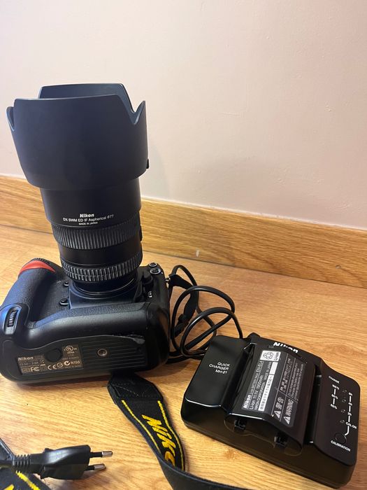 Vendo câmera digital Nikon com carregador, lentes e bateria extra .