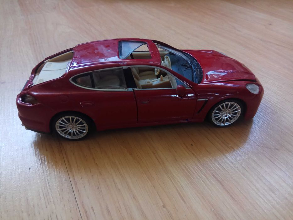 Модель Porsche Panamera S 1:24 MSZ звук, свет