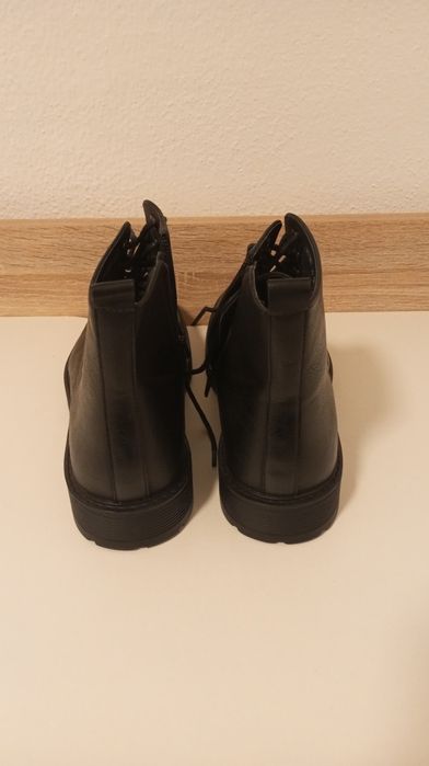Botas AM Shoe Company - Novas, Tamanho 43, Super Estilo e Resistência!