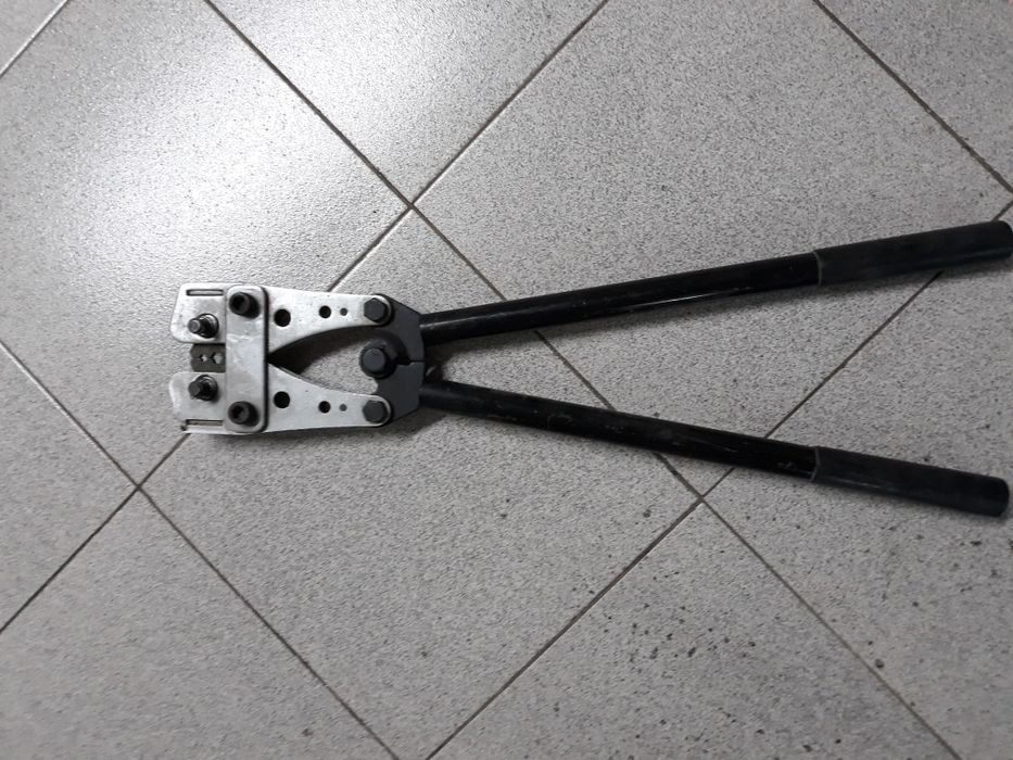 Alicate de cravar terminais