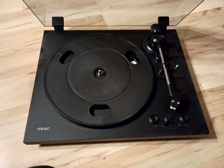 Automatyczny gramofon TEAC TN-175 czarny (Phono/Line)
