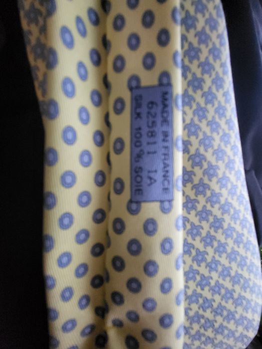 Hermés krawat jedwabny masełkowy