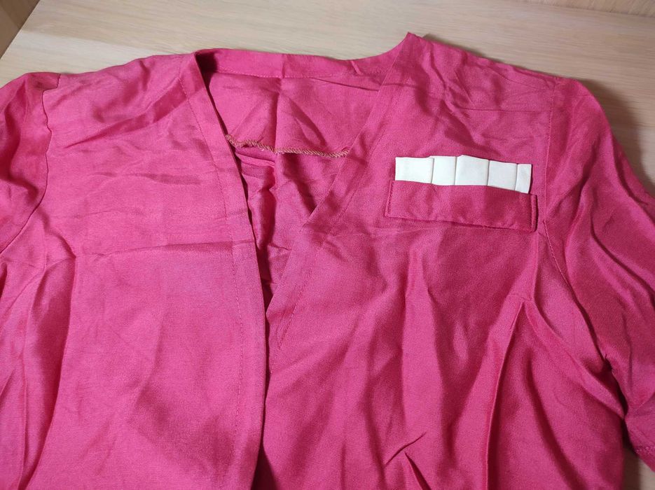 Casaco estilo bolero de manga curta