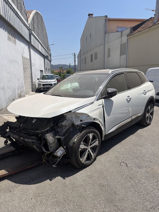 Peugeot 3008 peças Salvado ( venda inteiro )