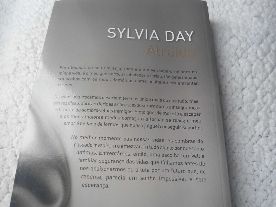ATRAIDA por Sylvia Day (da série Crossfire)