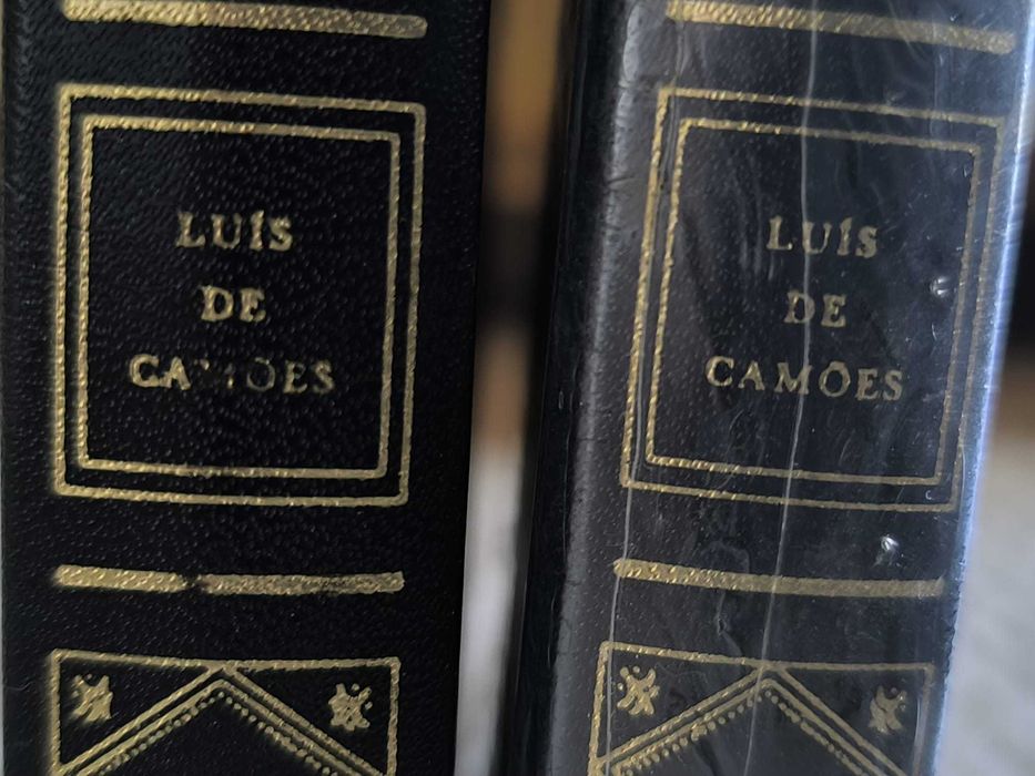 Livro "Os Lusíadas"  (2 Volumes - Completo) de Luís de Camões