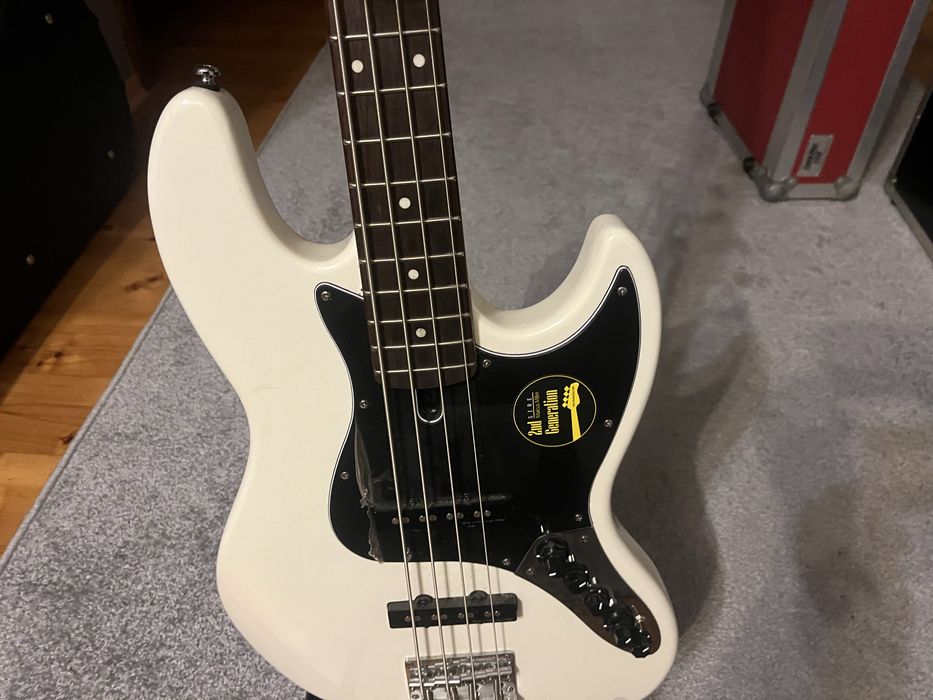 Gitara basowa marcus miller v3