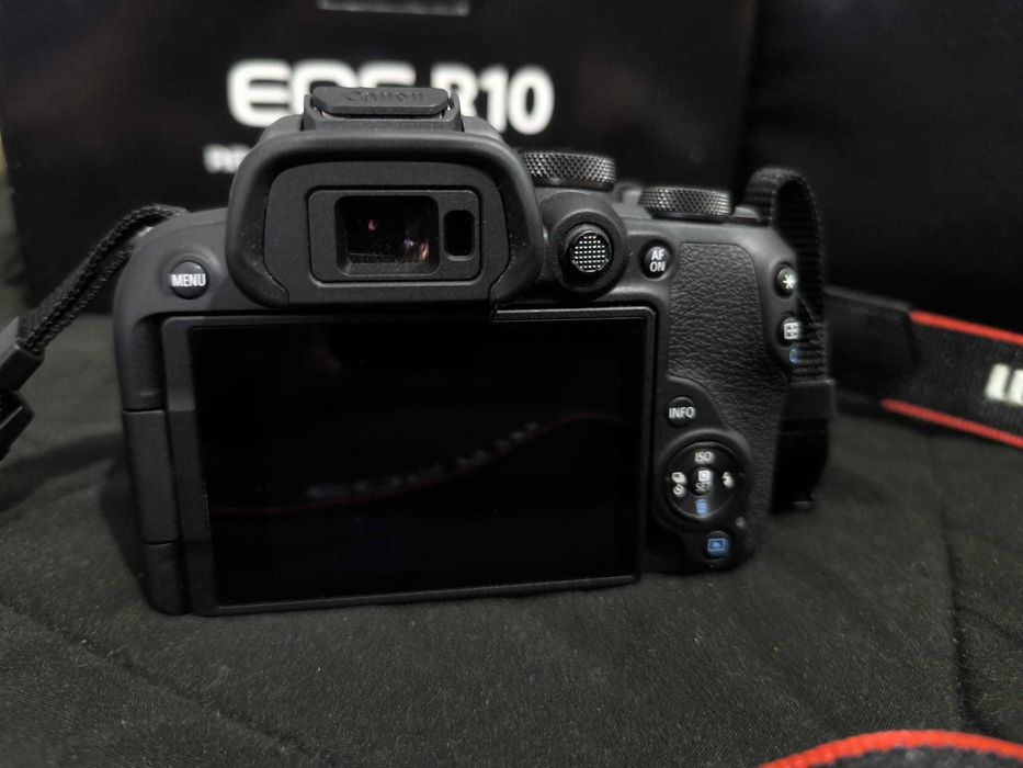 Canon R10 objetiva 18-45mm