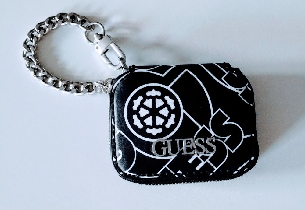 GUESS torebka mała mini bag black white logo 10x8cm