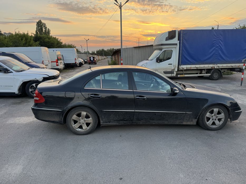Mercedes e class w211
