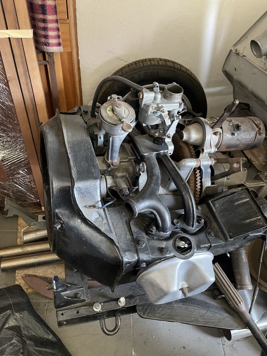 Citroen 2cv em fase de restauro