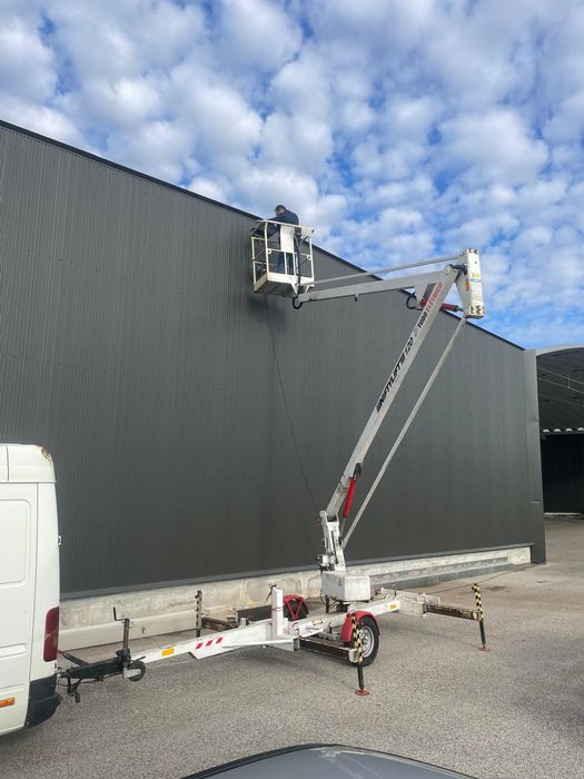 Plataforma elevatória rebocável Barquinha