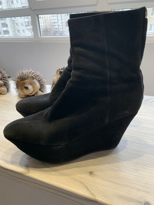 Замшеві чоботи на весну ,осінь