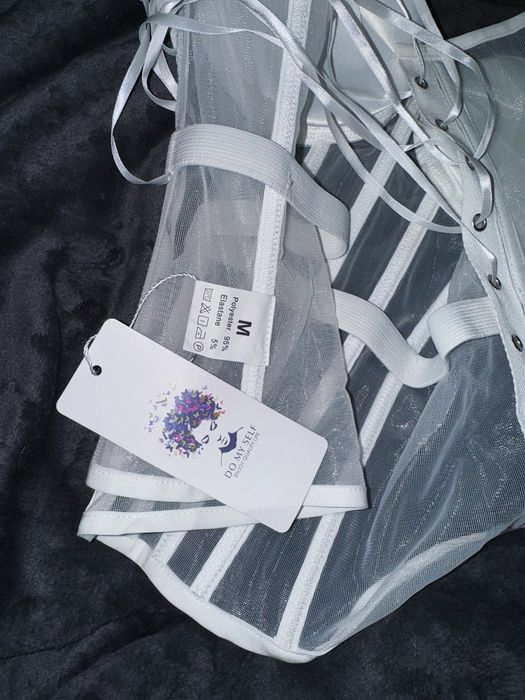 Абсолютно новий корсет