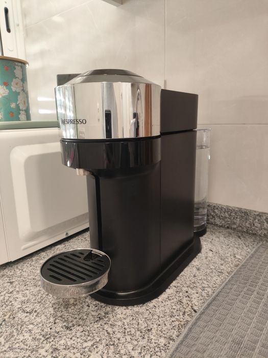 Nespresso Vertuo Next Deluxe em excelente estado!
Café cremoso perfeito. Retirada Alcântara, Lisboa.
