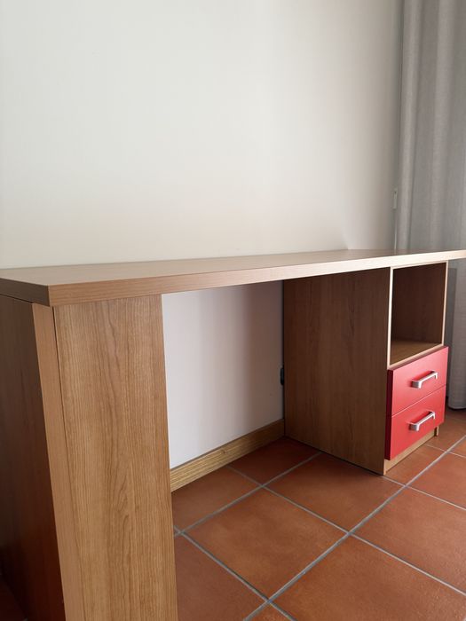 Secretária para quarto